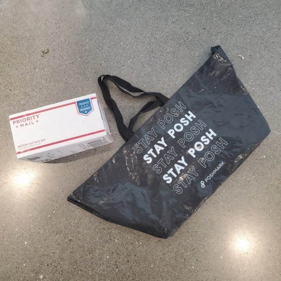 TWO Brand New Poshmark Oversized Double Handle Tote bags - Picture 9 of 14